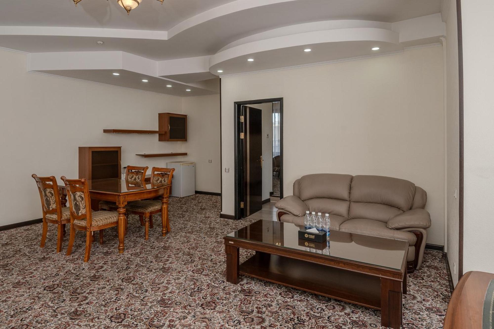 Jannat Regency Hotel Bishkek Ngoại thất bức ảnh