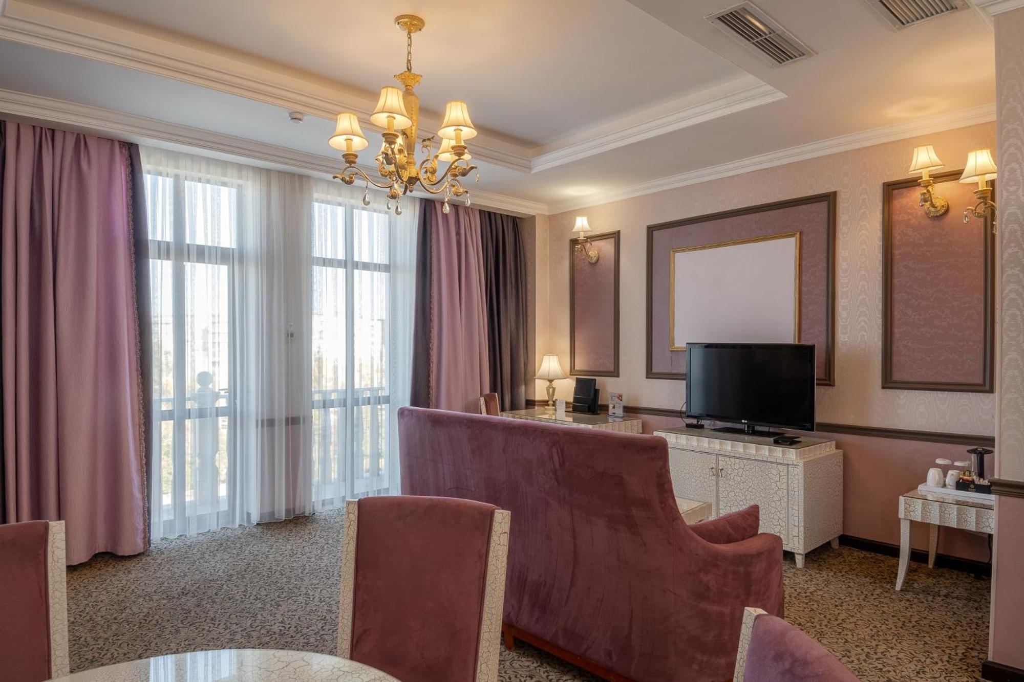 Jannat Regency Hotel Bishkek Ngoại thất bức ảnh