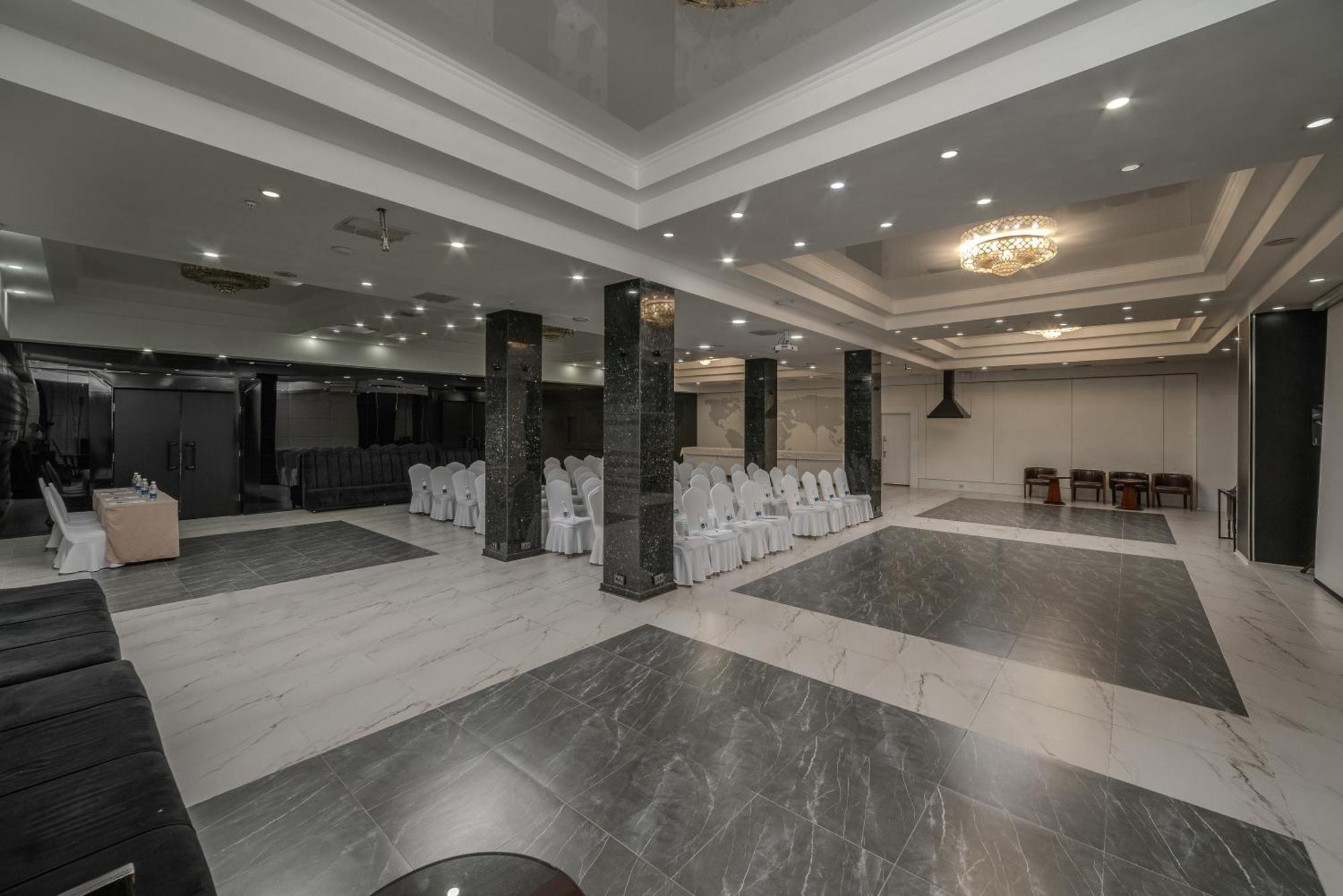 Jannat Regency Hotel Bishkek Ngoại thất bức ảnh