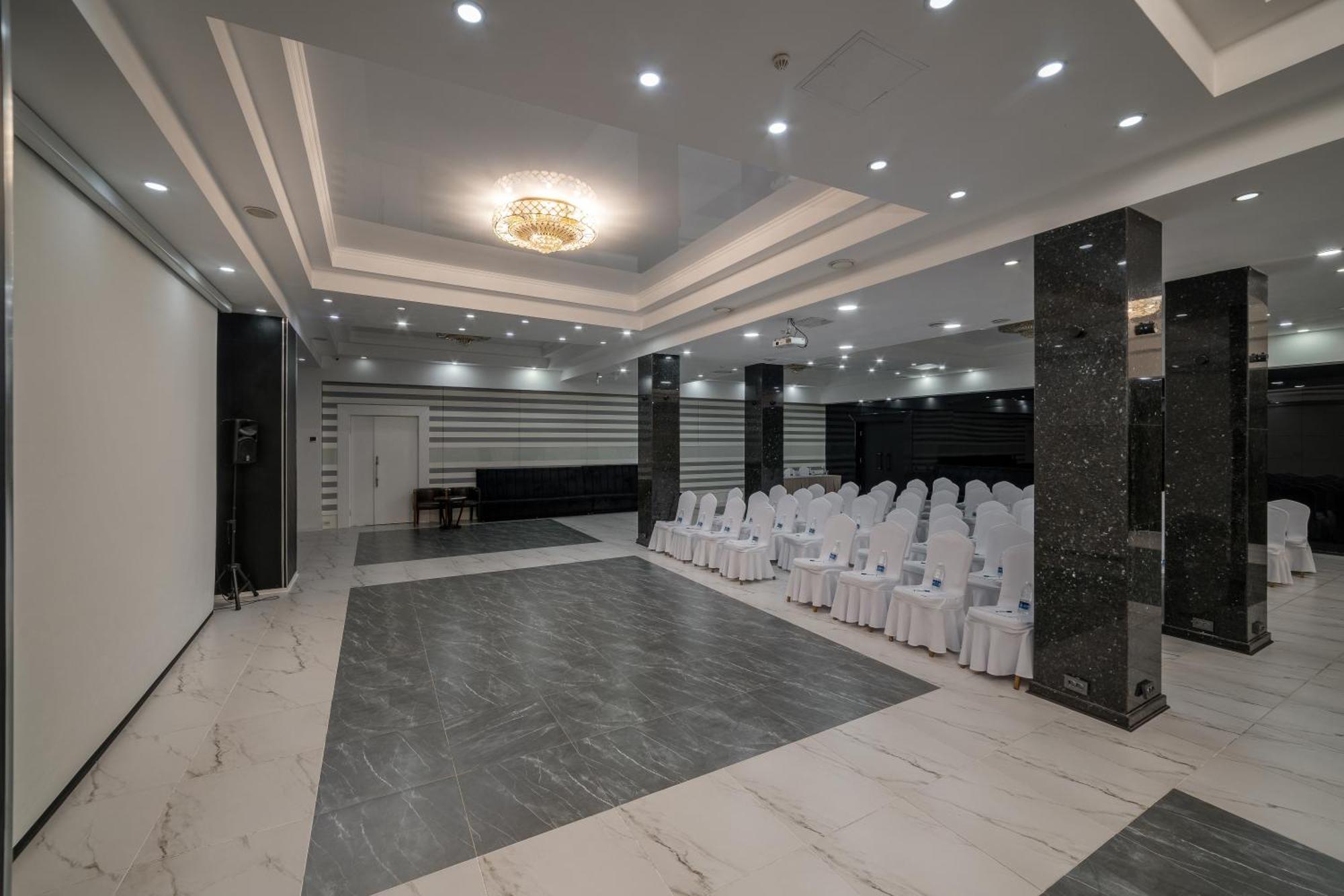 Jannat Regency Hotel Bishkek Ngoại thất bức ảnh