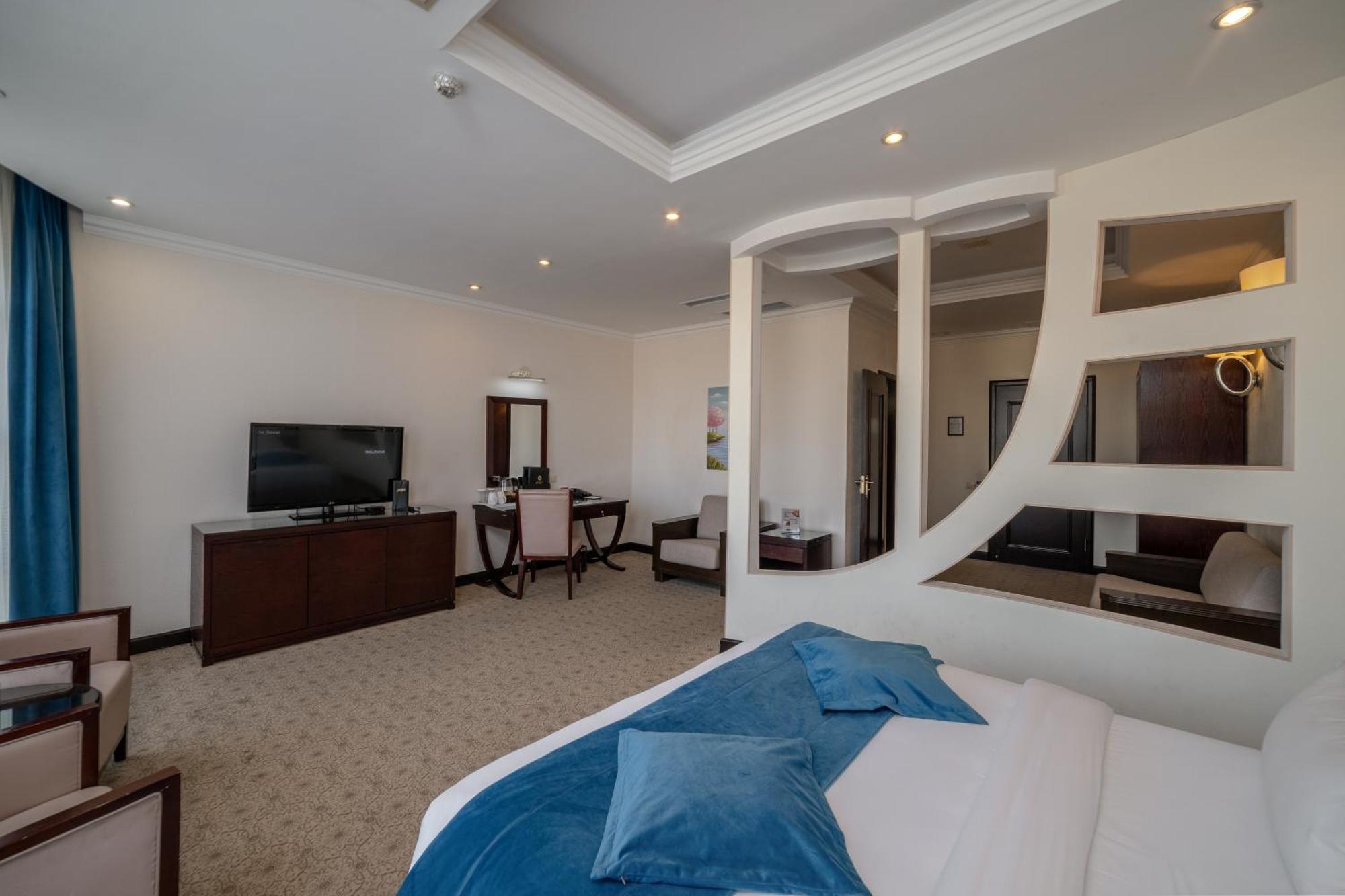 Jannat Regency Hotel Bishkek Phòng bức ảnh