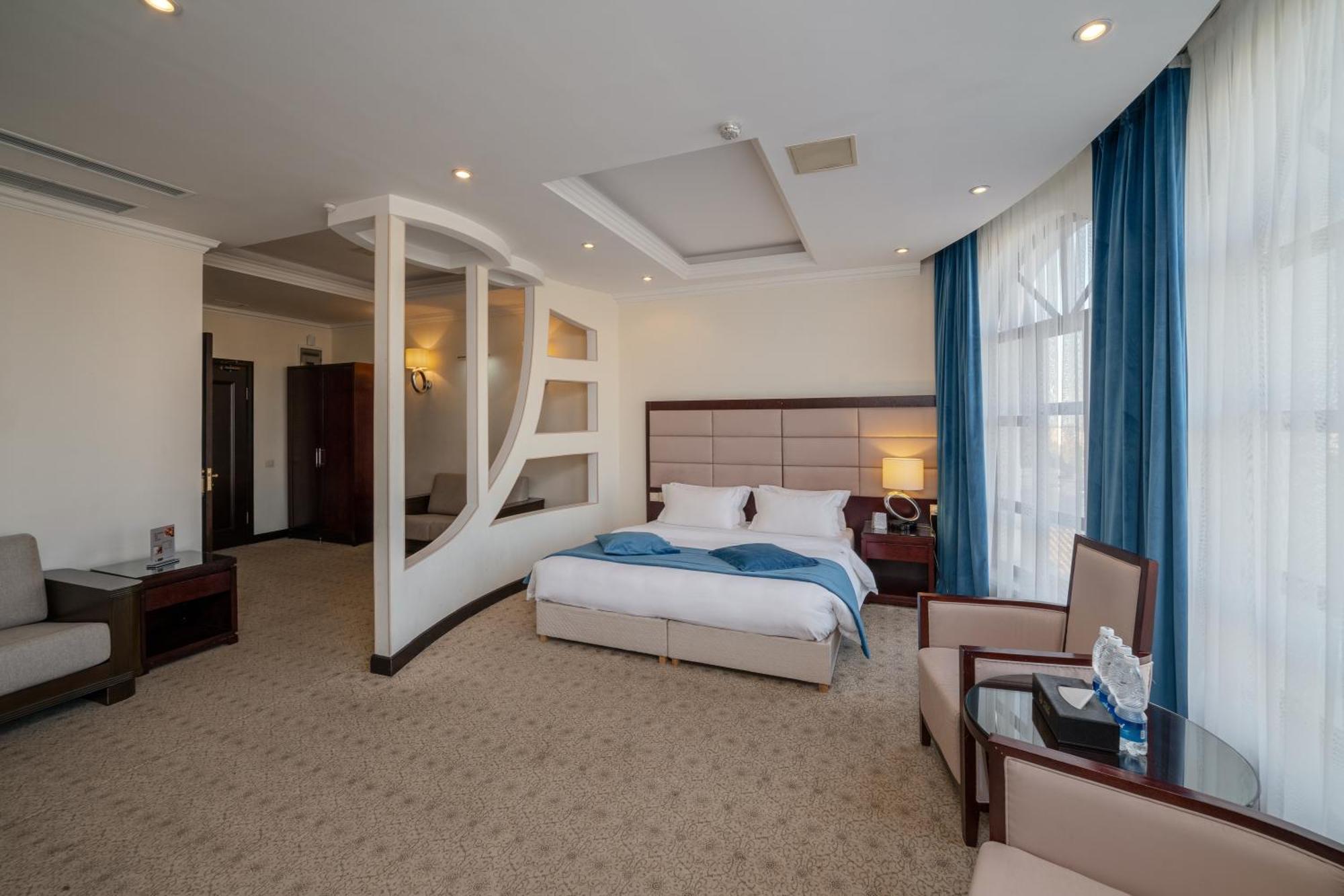 Jannat Regency Hotel Bishkek Phòng bức ảnh