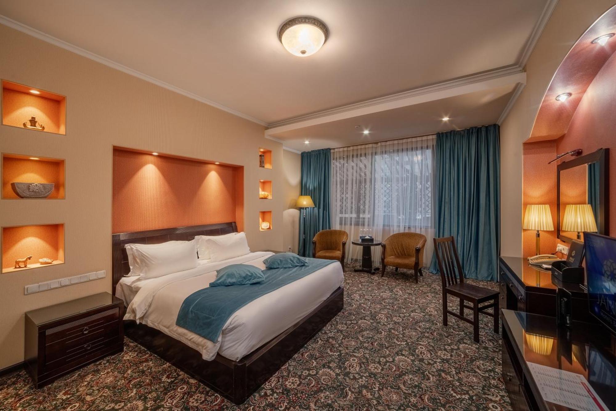 Jannat Regency Hotel Bishkek Ngoại thất bức ảnh