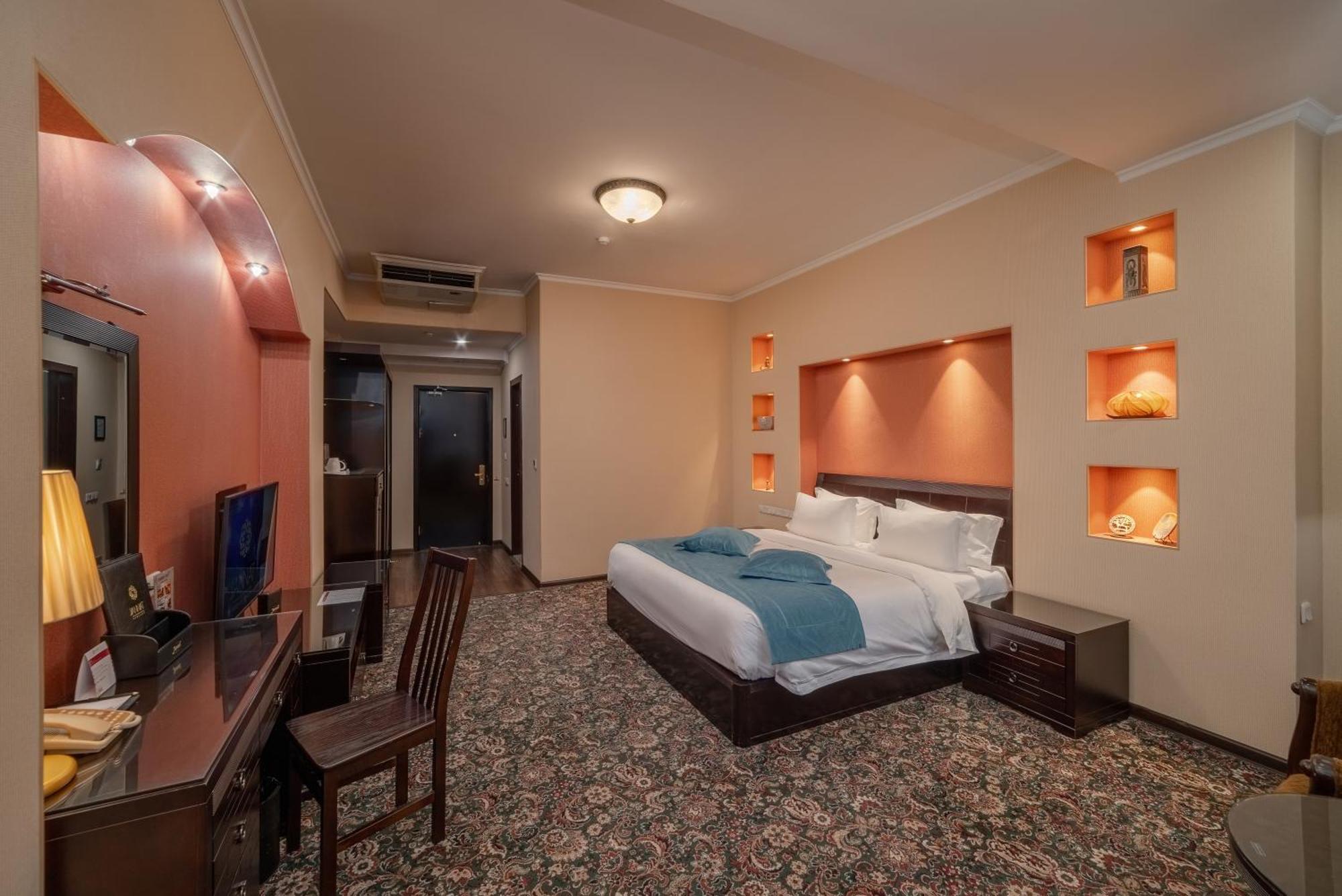 Jannat Regency Hotel Bishkek Ngoại thất bức ảnh