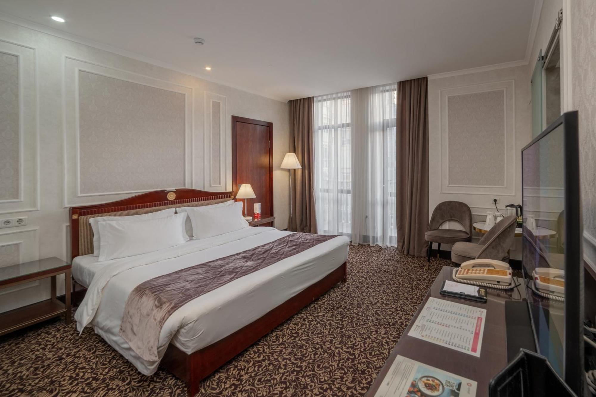 Jannat Regency Hotel Bishkek Ngoại thất bức ảnh