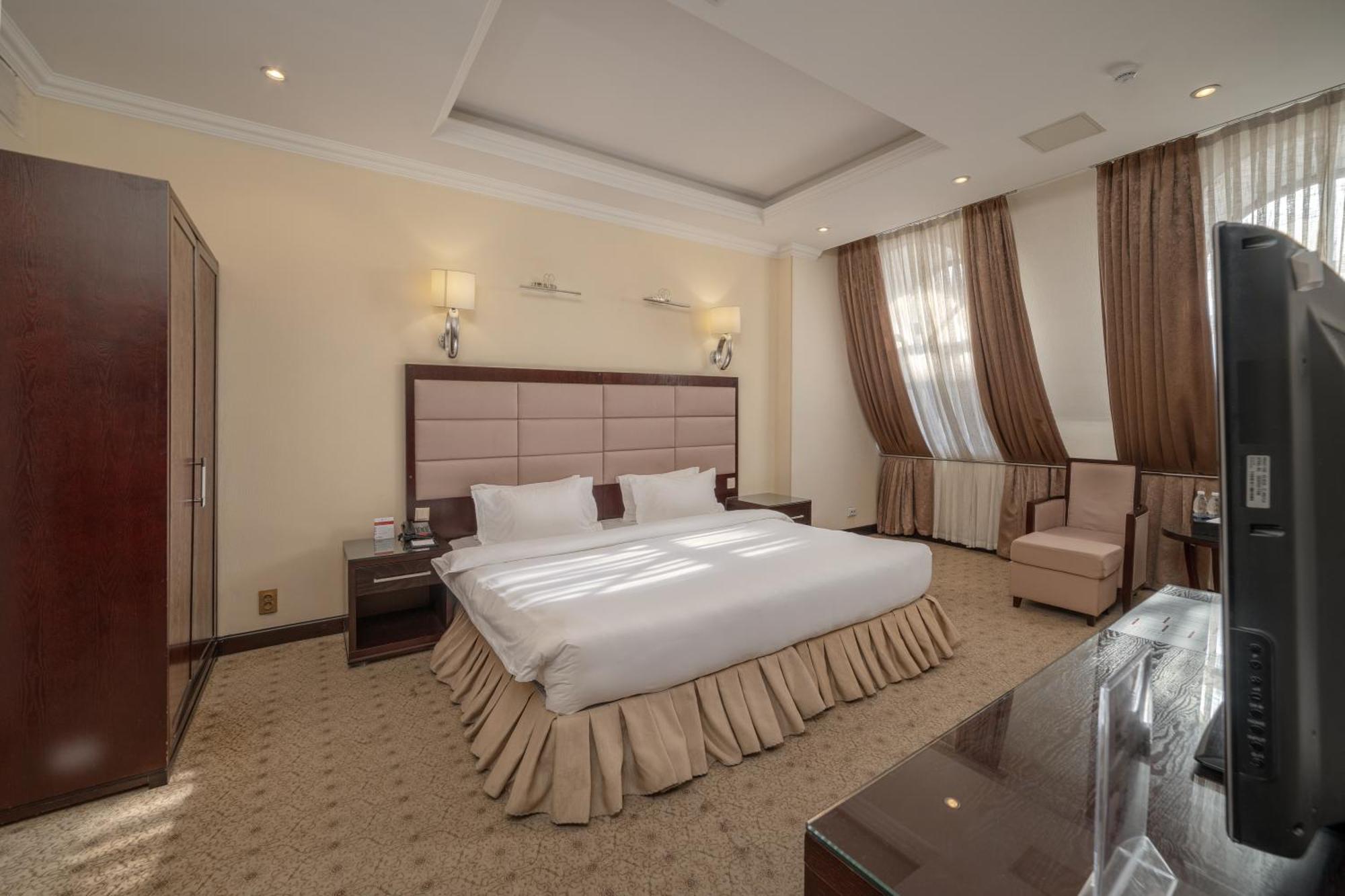Jannat Regency Hotel Bishkek Ngoại thất bức ảnh