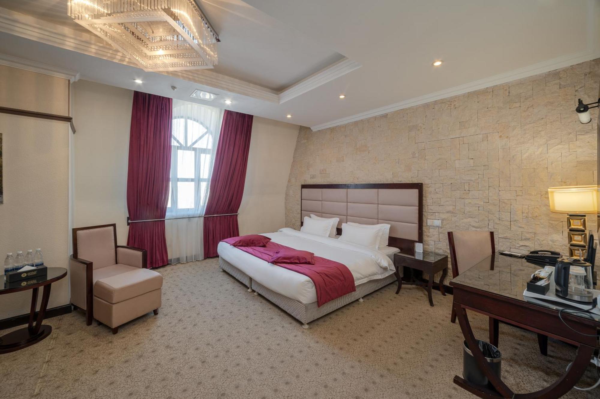 Jannat Regency Hotel Bishkek Ngoại thất bức ảnh