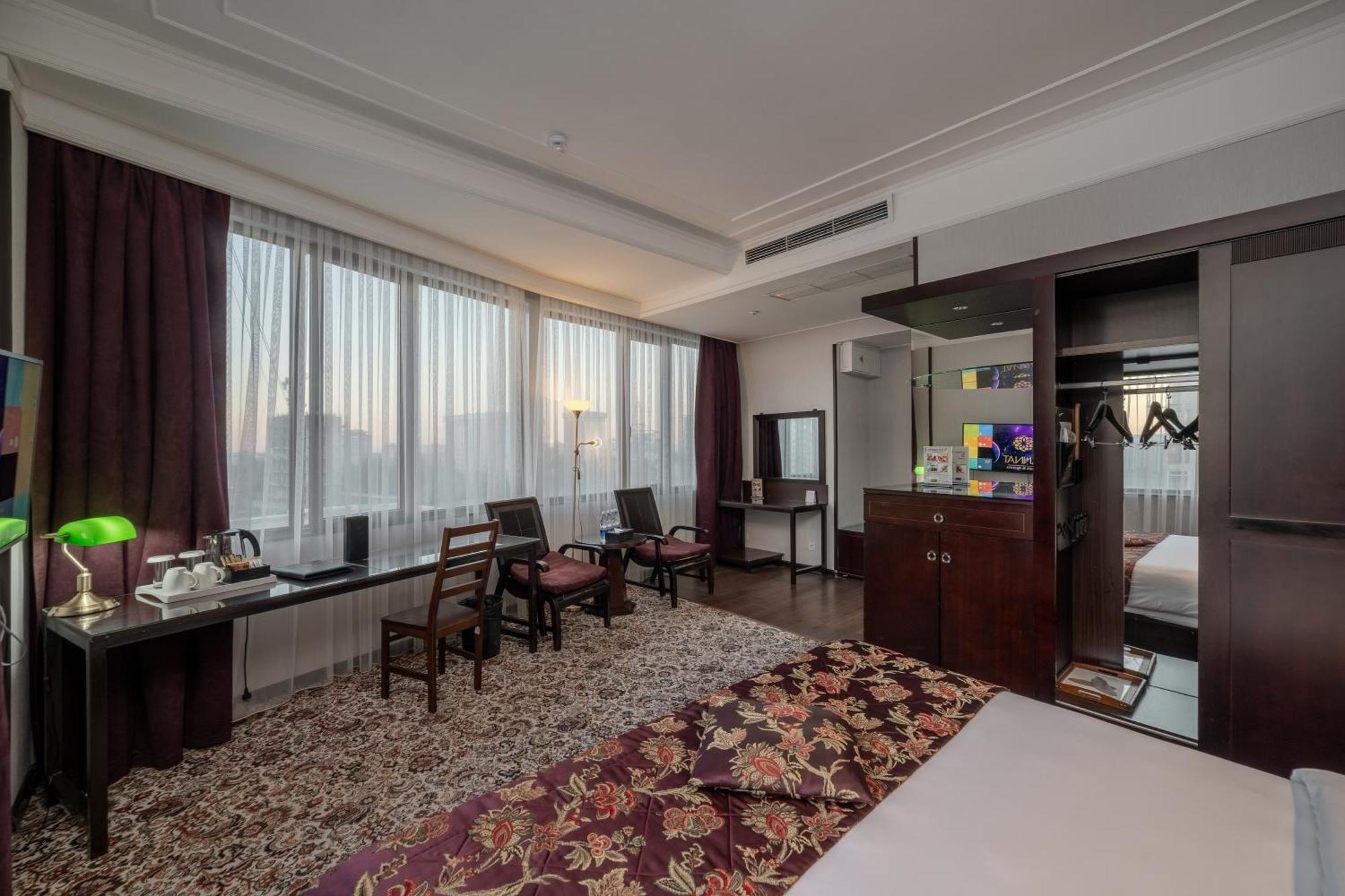 Jannat Regency Hotel Bishkek Ngoại thất bức ảnh