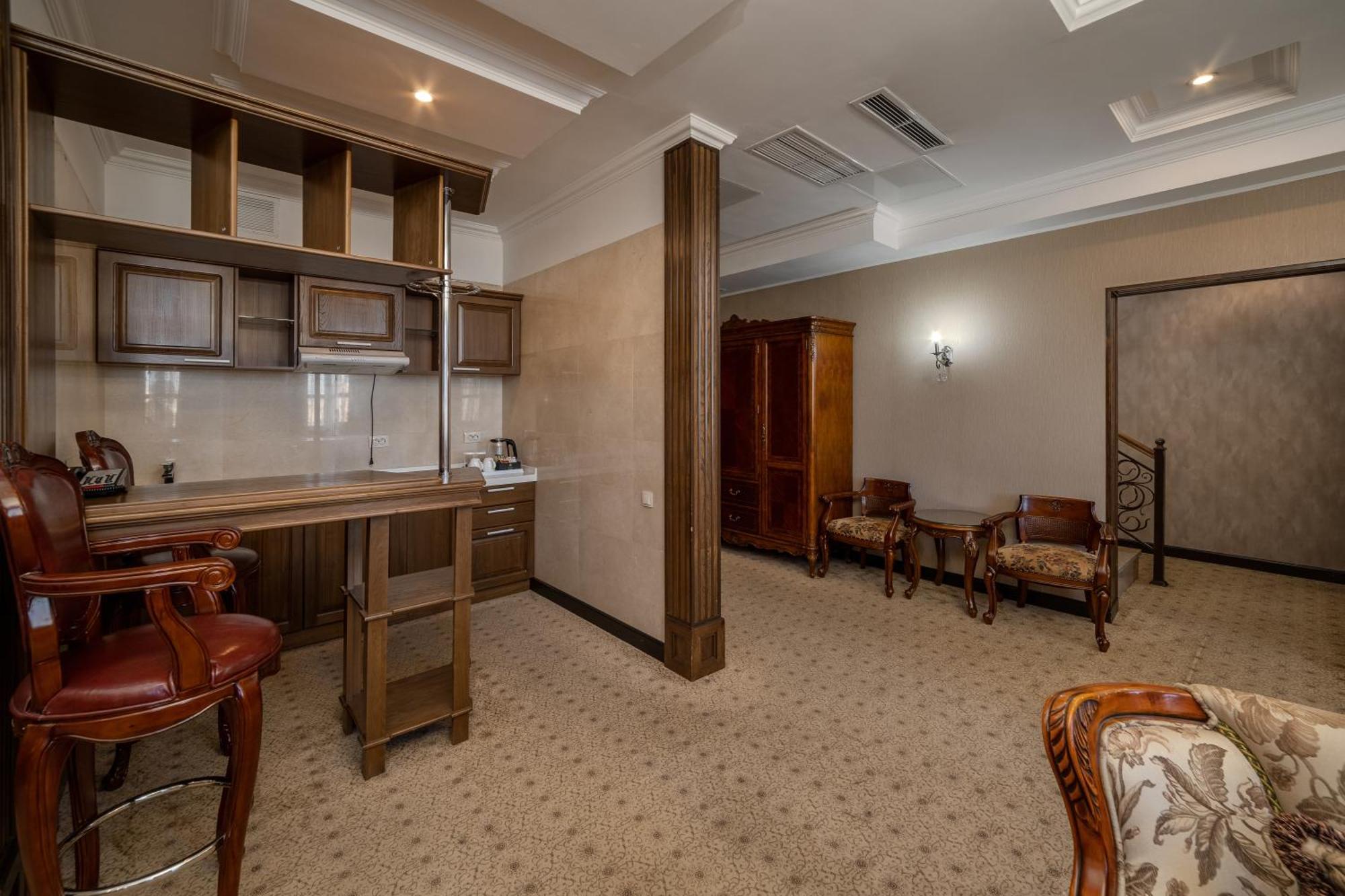 Jannat Regency Hotel Bishkek Phòng bức ảnh